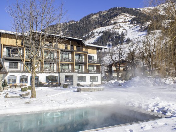 aussenansichtsudmitpoolwinter