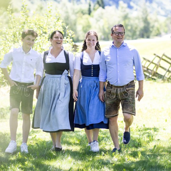 familienfoto garten gehen