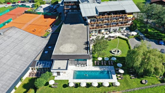hotel rauriserhof sommer tennis pool aussen
