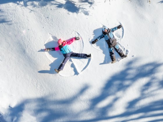 raurisertal kinder spielen im schnee